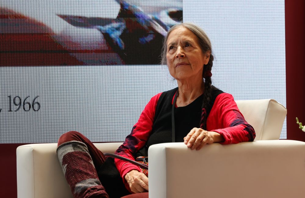 " “todo está vivo, y comprendí que todo estaba vivo, que eso era la consciencia (..